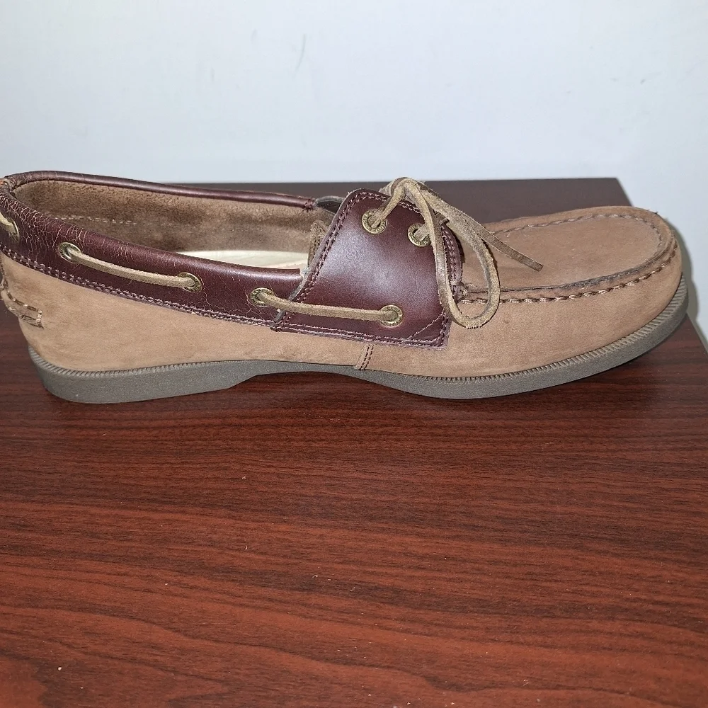 A pair of Bass Hampton Core 2 leather boat shoes. Pre-owned but in great shape.